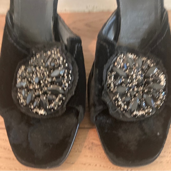 Prada, vintage, velvet and rhinestone high heel - Picture 3 of 7